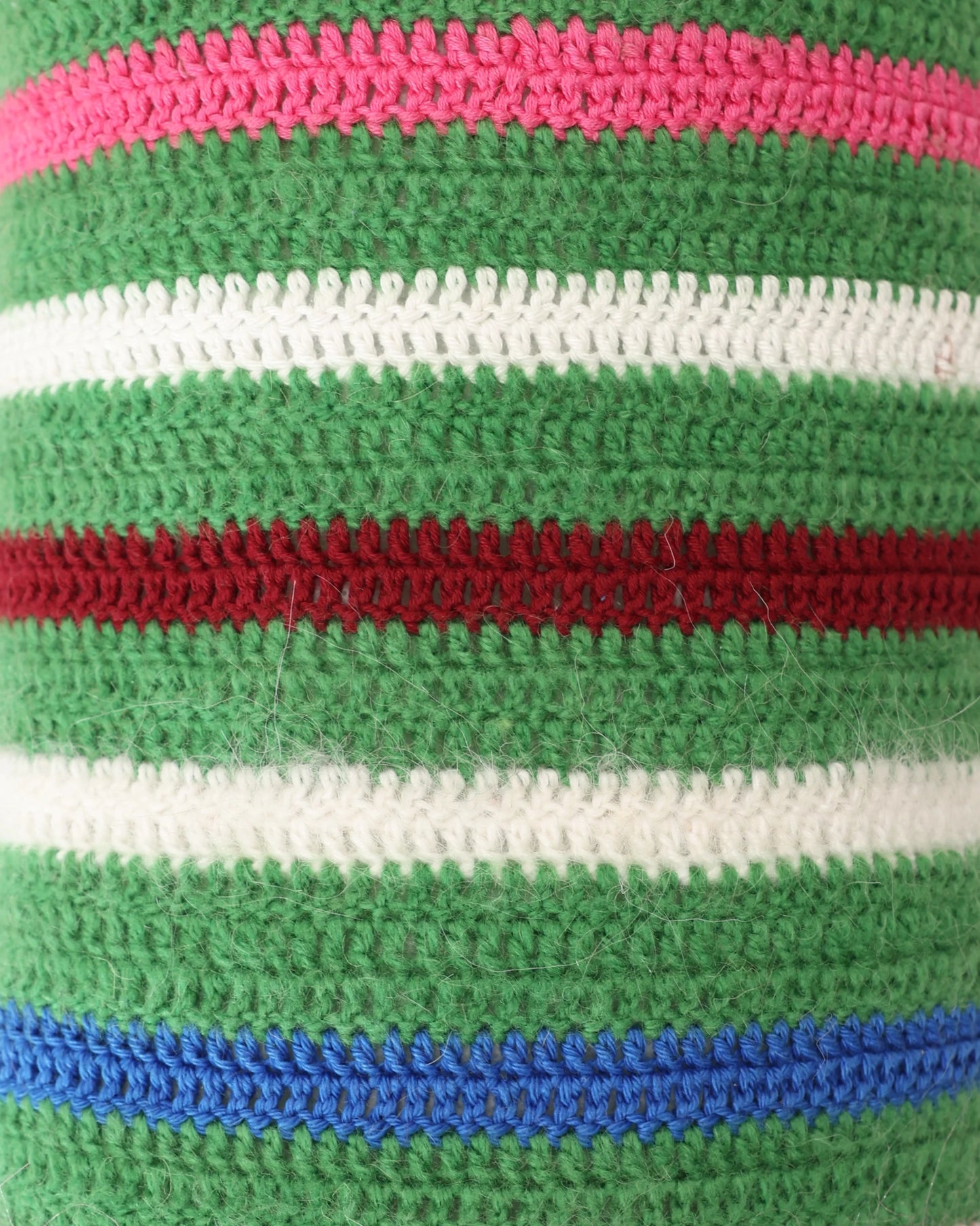 Gjon | stripe crochet headrest with down inlet and zip