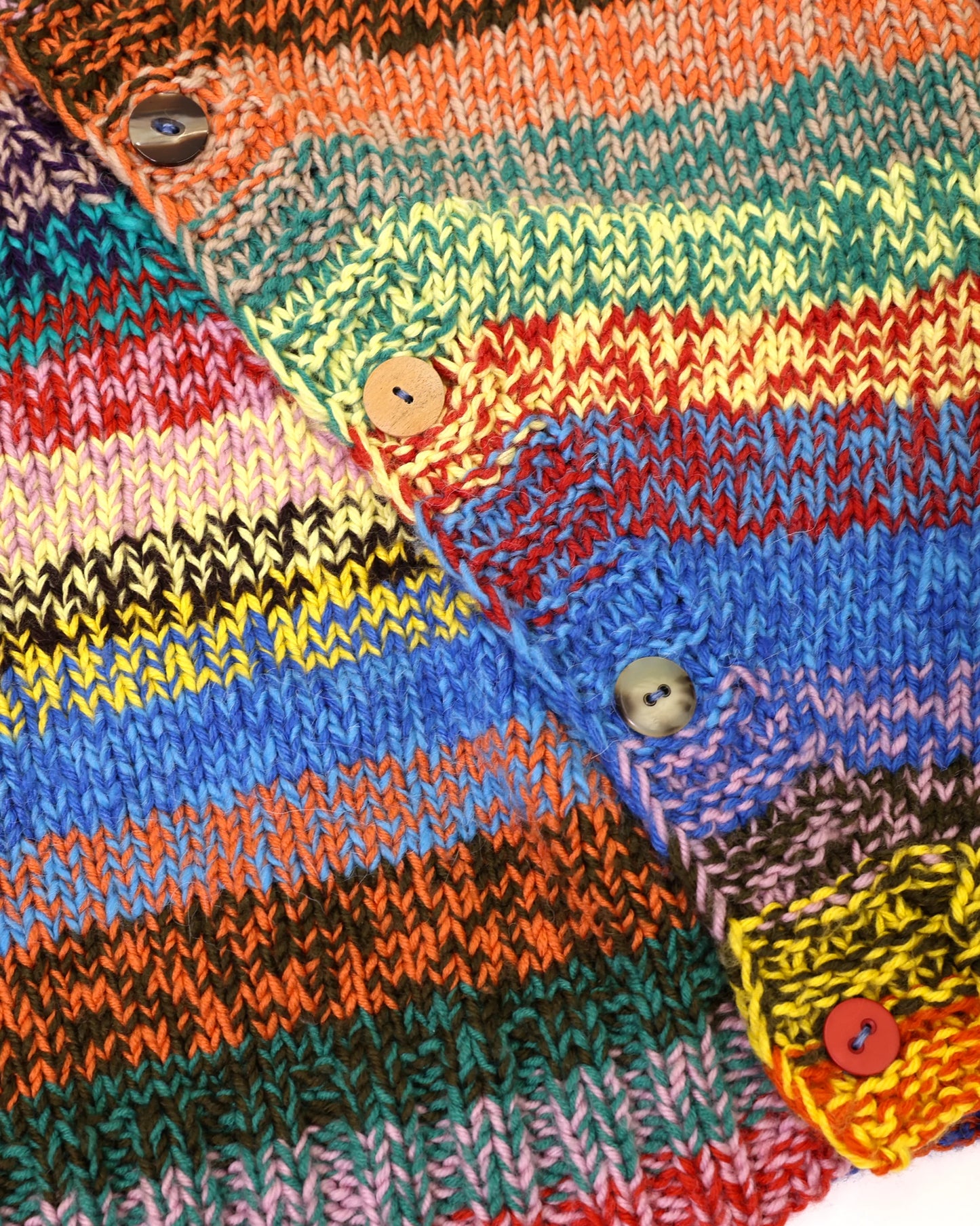 Agnesa | diagonal plain knit cardigan with various buttons